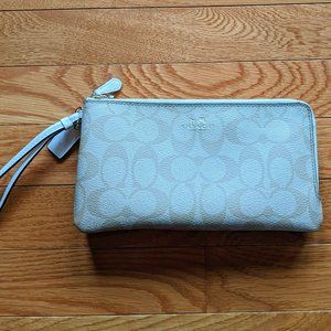 Coach Outlet Women's White Clutch